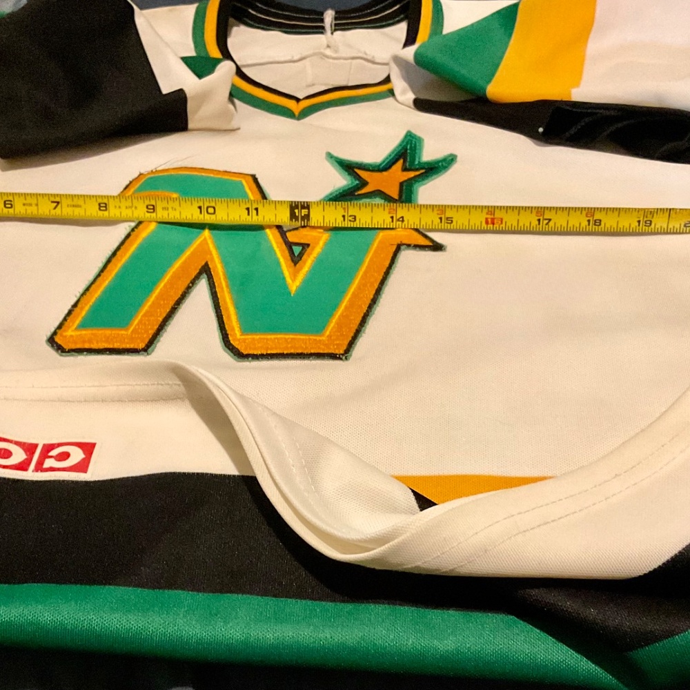 CCM BRAND MINESSOTA NORTH STARS HOCKEY JERSEY 1990 VINTAGE SIZE 48in chest - Picture 6 of 12